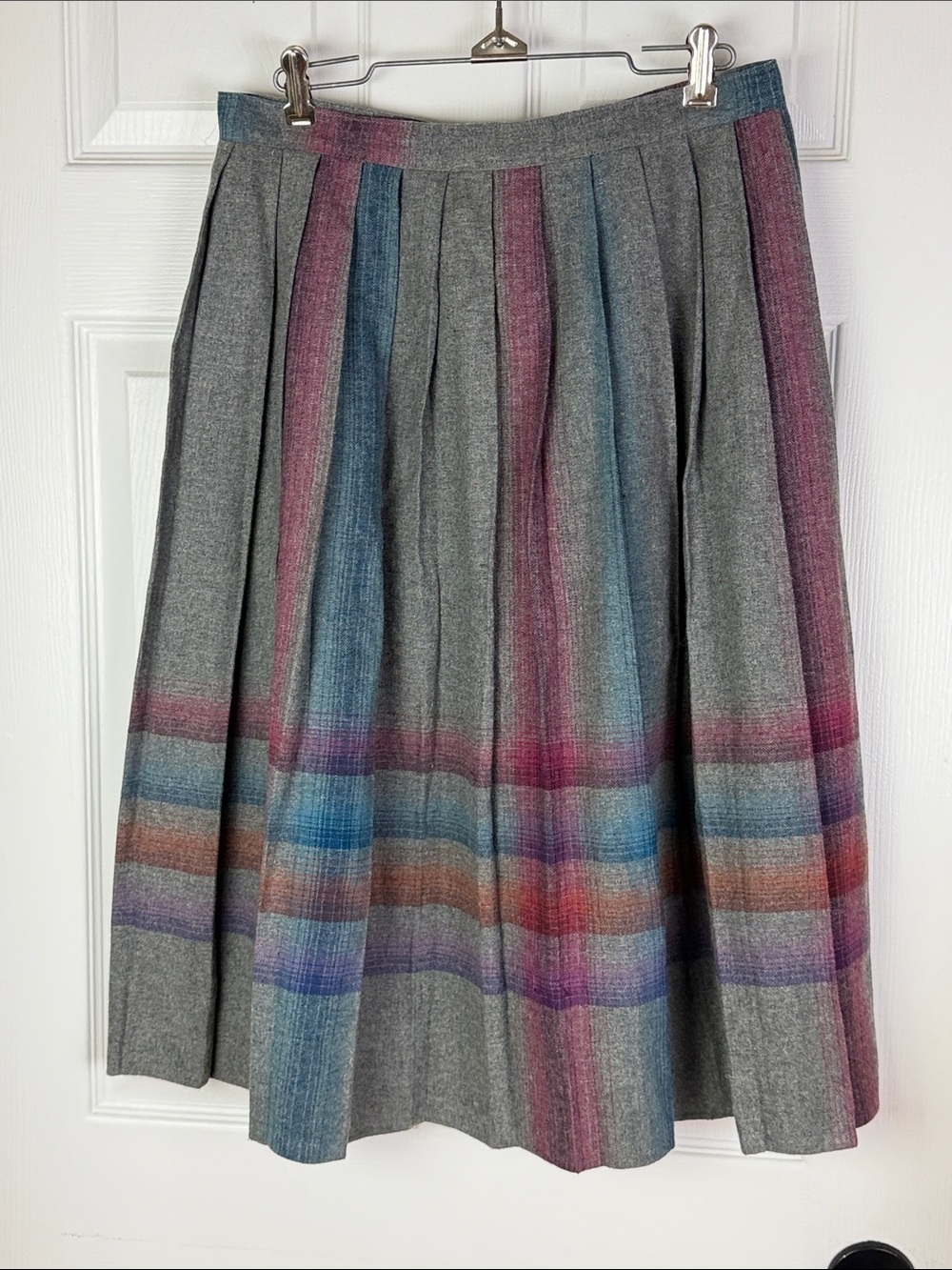 Vintage Claude women’s wool pleated midi skirt